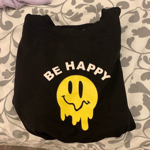 3 sweaters one in purple the second in pink and on in black - Picture 2 of 7